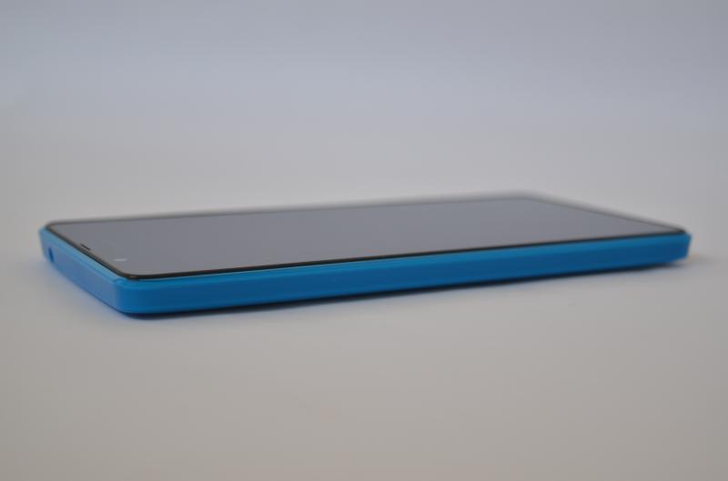 Lumia_540_lateral_view