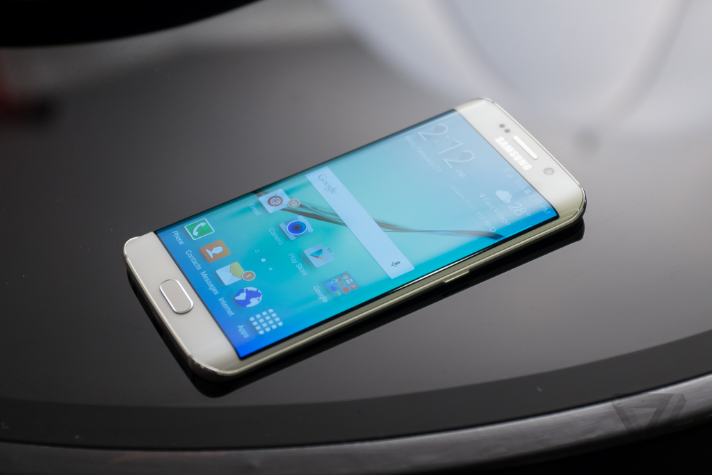 2015 phones  Top 5 smartphones that have 3GB RAM and some really crazy specs - 24