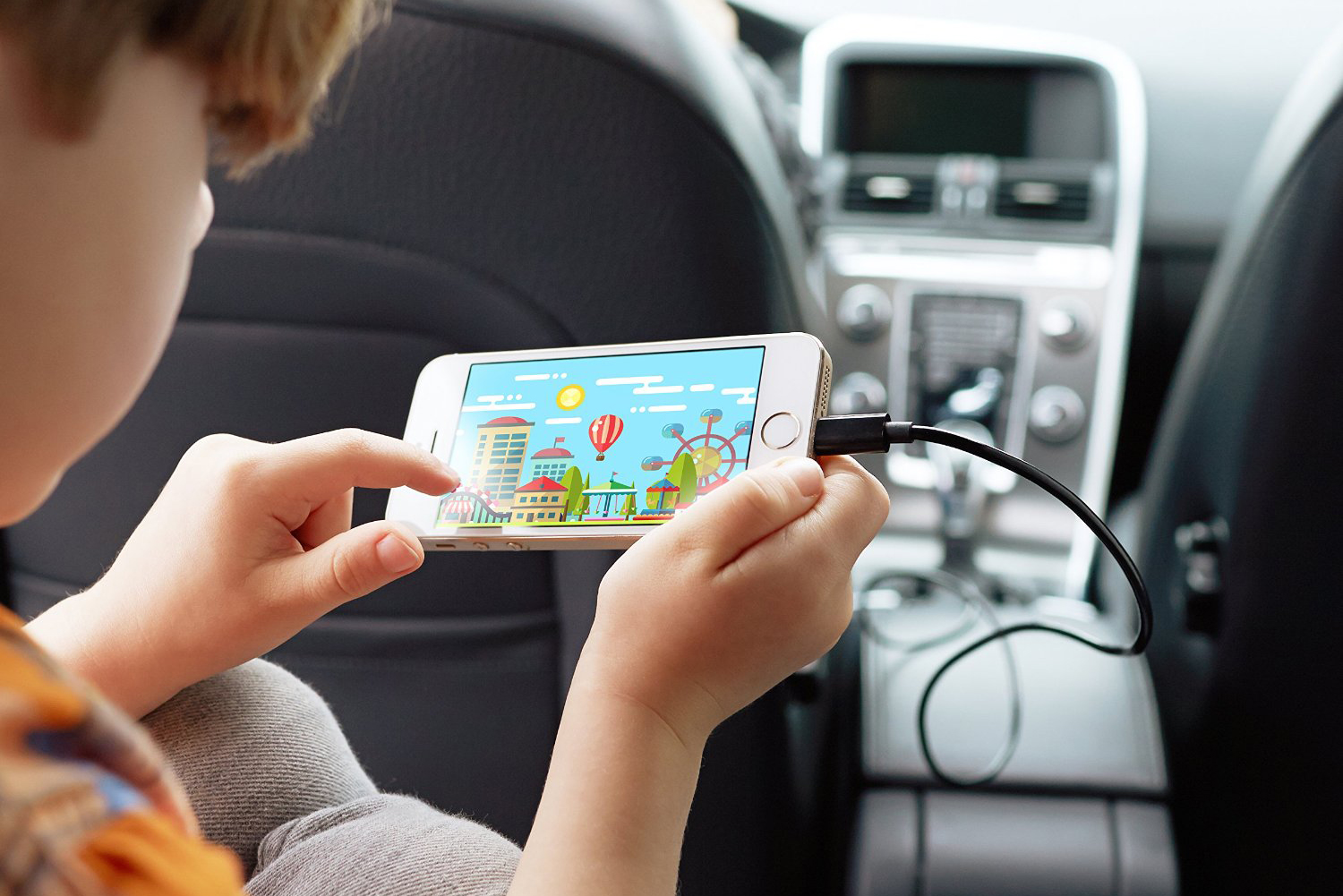Tidak mengoperasikan handphone Android sambil dicas