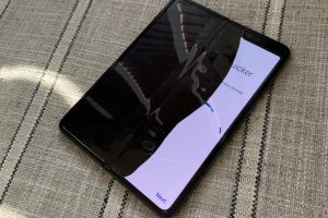 Samsung Galaxy Fold Broken Display