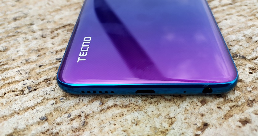 Tecno Phantom 9 ports