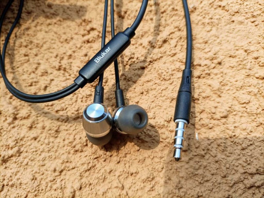 Blukar In-Ear Wired Earphones review - Dignited