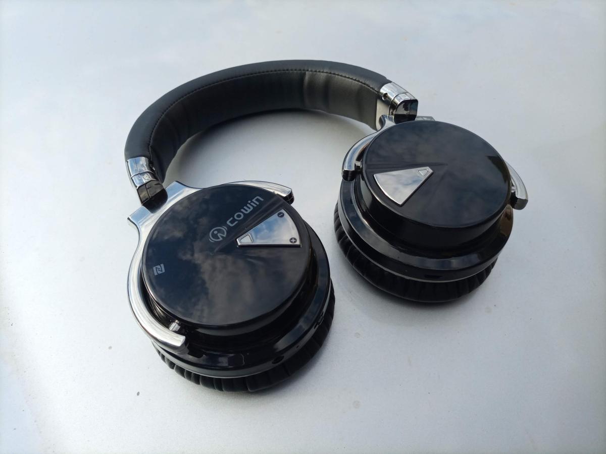 Cowin E7 Active Noise Cancelling Wireless Headphone Review Dignited