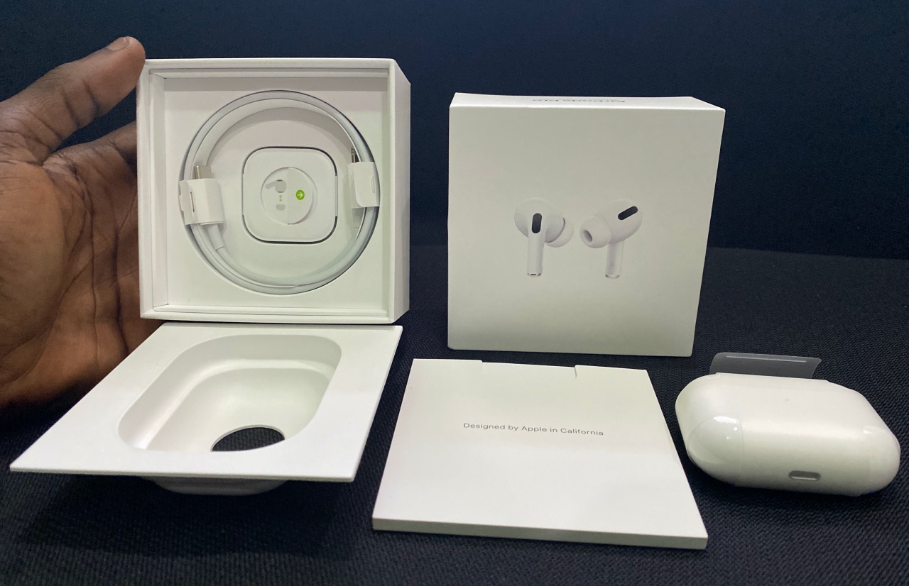 Hørehæmmet Berettigelse dække over Unboxing the Apple AirPods Pro - Dignited