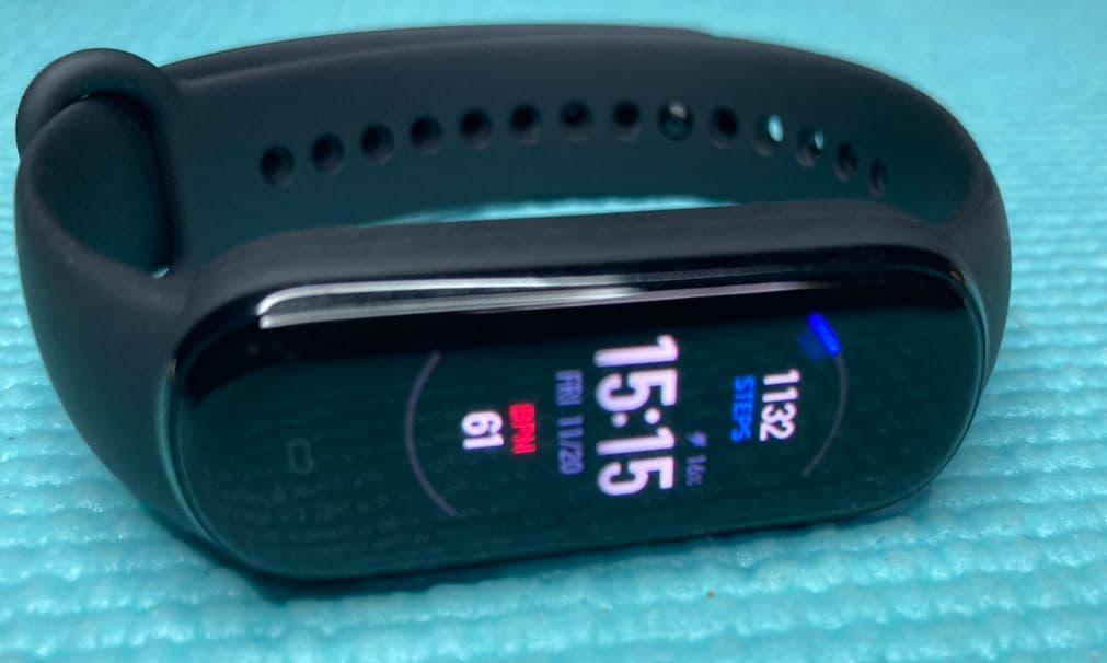 Amazfit band 5 review: SpO2 monitor on cheap, but Stick with the Mi Band 5  - Dignited